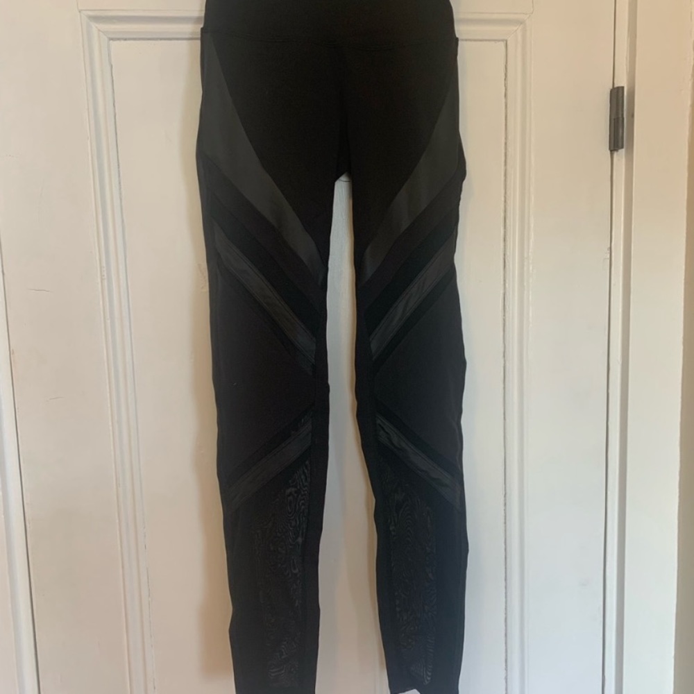 Alo high waisted epic leggings - size SM